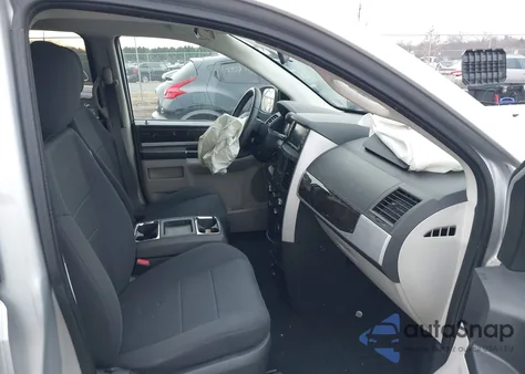 2010 Dodge Grand Caravan Sxt z USA, uszkodzony, nr VIN 2D4RN5D15AR264026